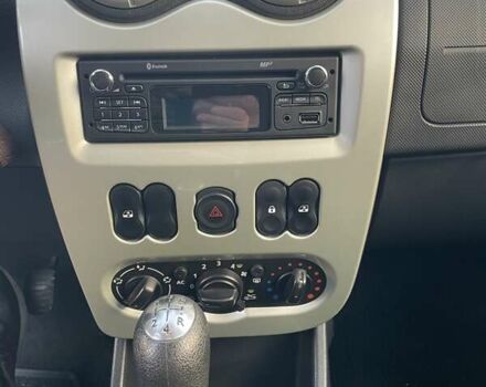 Дачія Sandero 2012 у Львові на Automoto.ua Сірий Дачія Sandero, об'ємом двигуна 1.6 л та пробігом 150 тис. км за 4900 $, фото 20 на Automoto.ua