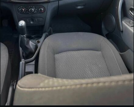 Серый Дачия Сандеро, объемом двигателя 1 л и пробегом 190 тыс. км за 5550 $, фото 3 на Automoto.ua