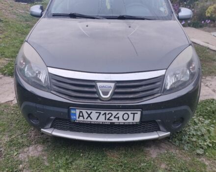 Дачия Сандеро 2010 в Коломаке на Automoto.ua Серый Дачия Сандеро, объемом двигателя 1.6 л и пробегом 2 тыс. км за 5500 $, фото 5 на Automoto.ua