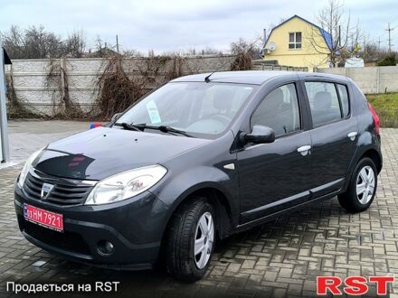Сірий Дачія Sandero, об'ємом двигуна 1.6 л та пробігом 197 тис. км за 5600 $, фото 1 на Automoto.ua