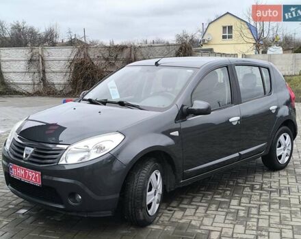 Серый Дачия Сандеро, объемом двигателя 1.6 л и пробегом 197 тыс. км за 5600 $, фото 1 на Automoto.ua