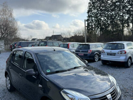 Серый Дачия Сандеро, объемом двигателя 1.4 л и пробегом 204 тыс. км за 4999 $, фото 1 на Automoto.ua