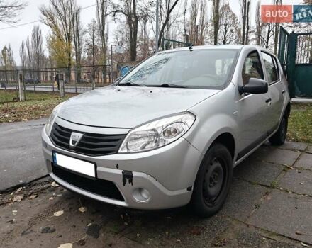 Серый Дачия Сандеро, объемом двигателя 1.2 л и пробегом 297 тыс. км за 3700 $, фото 1 на Automoto.ua