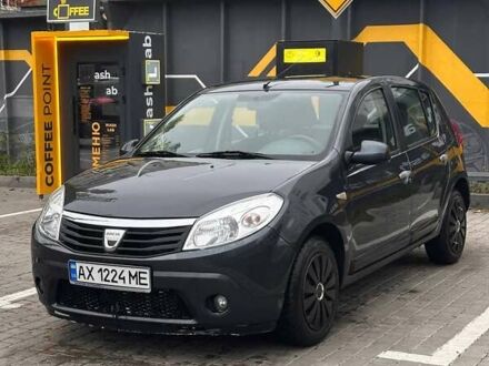 Серый Дачия Сандеро, объемом двигателя 1.6 л и пробегом 140 тыс. км за 4800 $, фото 1 на Automoto.ua