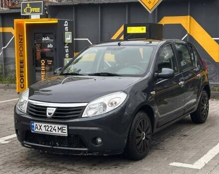 Серый Дачия Сандеро, объемом двигателя 1.6 л и пробегом 140 тыс. км за 4800 $, фото 1 на Automoto.ua