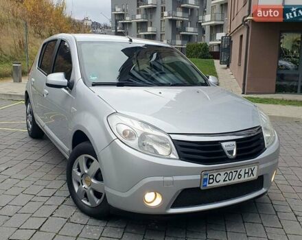 Серый Дачия Сандеро, объемом двигателя 1.4 л и пробегом 232 тыс. км за 4800 $, фото 1 на Automoto.ua