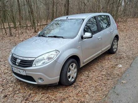 Дачія Sandero 2009 у Тальном на Automoto.ua Сірий Дачія Sandero, об'ємом двигуна 1.6 л та пробігом 144 тис. км за 4900 $, фото 1 на Automoto.ua