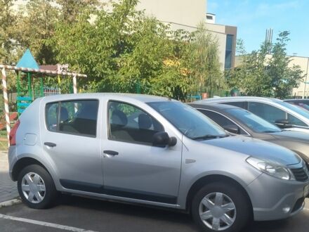 Серый Дачия Сандеро, объемом двигателя 1.2 л и пробегом 176 тыс. км за 3500 $, фото 1 на Automoto.ua