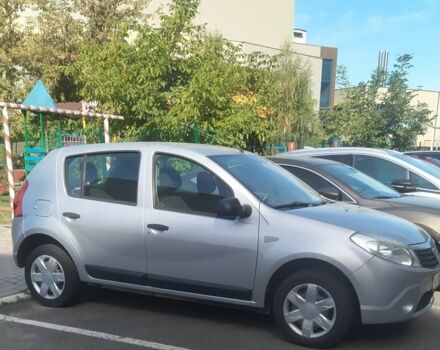 Серый Дачия Сандеро, объемом двигателя 1.2 л и пробегом 176 тыс. км за 3500 $, фото 1 на Automoto.ua