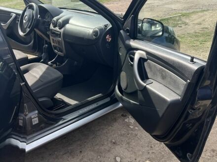 Серый Дачия Сандеро, объемом двигателя 1.6 л и пробегом 131 тыс. км за 6400 $, фото 1 на Automoto.ua