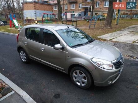 Дачия Сандеро 2010 в Харькове на Automoto.ua Серый Дачия Сандеро, объемом двигателя 1.6 л и пробегом 100 тыс. км за 6500 $, фото 1 на Automoto.ua