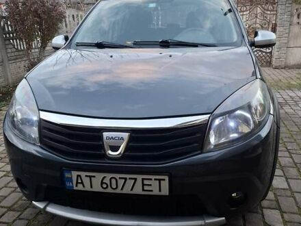 Серый Дачия Сандеро, объемом двигателя 1.6 л и пробегом 200 тыс. км за 6400 $, фото 1 на Automoto.ua