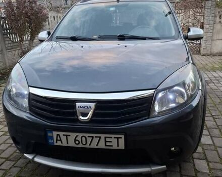 Серый Дачия Сандеро, объемом двигателя 1.6 л и пробегом 200 тыс. км за 6400 $, фото 1 на Automoto.ua