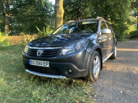 Дачия Сандеро 2013 в Тернополе на Automoto.ua Серый Дачия Сандеро, объемом двигателя 1.5 л и пробегом 213 тыс. км за 6950 $, фото 1 на Automoto.ua