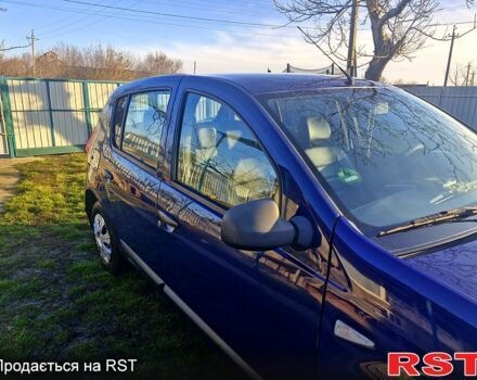 Синий Дачия Сандеро, объемом двигателя 1.4 л и пробегом 178 тыс. км за 3800 $, фото 1 на Automoto.ua