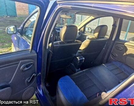 Синий Дачия Сандеро, объемом двигателя 1.4 л и пробегом 178 тыс. км за 3800 $, фото 4 на Automoto.ua