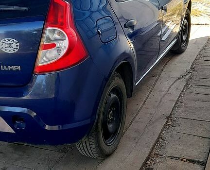 Синий Дачия Сандеро, объемом двигателя 1.4 л и пробегом 170 тыс. км за 4000 $, фото 3 на Automoto.ua