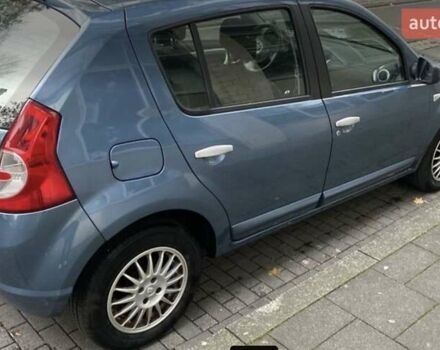 Синий Дачия Сандеро, объемом двигателя 1.6 л и пробегом 135 тыс. км за 5500 $, фото 2 на Automoto.ua