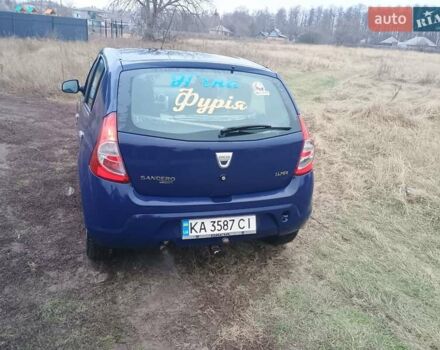 Синий Дачия Сандеро, объемом двигателя 1.39 л и пробегом 217 тыс. км за 5300 $, фото 2 на Automoto.ua