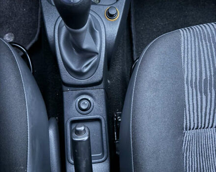 Синий Дачия Сандеро, объемом двигателя 1.6 л и пробегом 200 тыс. км за 5700 $, фото 32 на Automoto.ua