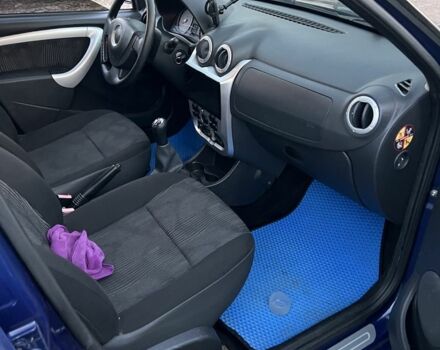 Дачія Sandero 2009 у Александрие на Automoto.ua Синій Дачія Sandero, об'ємом двигуна 1.4 л та пробігом 204 тис. км за 4600 $, фото 4 на Automoto.ua