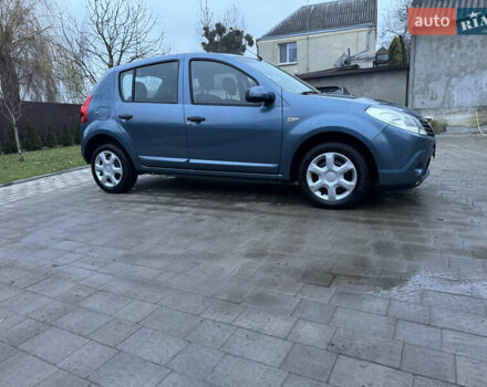 Синий Дачия Сандеро, объемом двигателя 1.6 л и пробегом 200 тыс. км за 5700 $, фото 2 на Automoto.ua