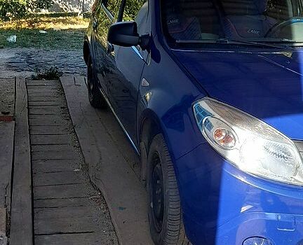 Синий Дачия Сандеро, объемом двигателя 1.4 л и пробегом 170 тыс. км за 4000 $, фото 1 на Automoto.ua