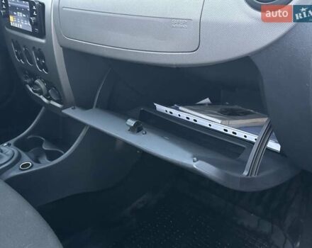 Синий Дачия Сандеро, объемом двигателя 1.2 л и пробегом 135 тыс. км за 4600 $, фото 25 на Automoto.ua