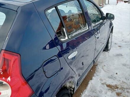 Синий Дачия Сандеро, объемом двигателя 1.4 л и пробегом 120 тыс. км за 4000 $, фото 1 на Automoto.ua