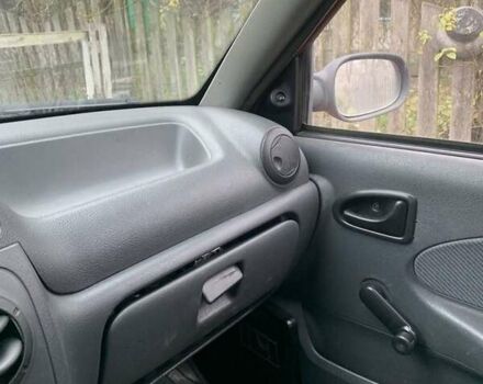 Червоний Дачія Solenza, об'ємом двигуна 1.4 л та пробігом 470 тис. км за 1100 $, фото 9 на Automoto.ua