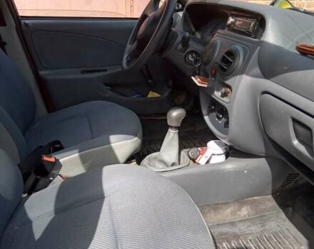 Червоний Дачія Solenza, об'ємом двигуна 1.4 л та пробігом 200 тис. км за 1100 $, фото 8 на Automoto.ua