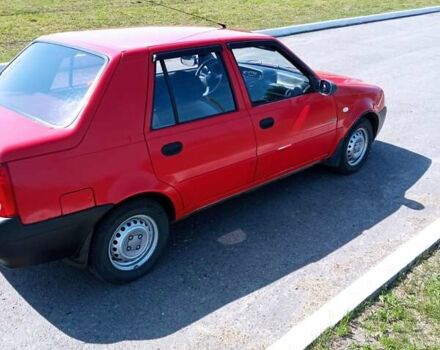 Красный Дачия Соленза, объемом двигателя 1.39 л и пробегом 240 тыс. км за 2700 $, фото 4 на Automoto.ua