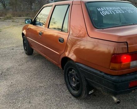 Желтый Дачия Супер Нова, объемом двигателя 1.39 л и пробегом 452 тыс. км за 1500 $, фото 3 на Automoto.ua