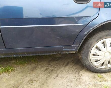 Дачія SuperNova 2002 у Владимирце на Automoto.ua Синій Дачія SuperNova, об'ємом двигуна 1.4 л та пробігом 124 тис. км за 1700 $, фото 3 на Automoto.ua