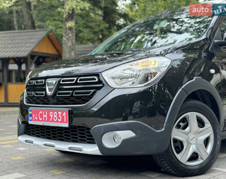 Черный Дачия Dokker Stepway, объемом двигателя 1.2 л и пробегом 85 тыс. км за 8950 $, фото 4 на Automoto.ua