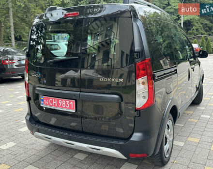 Черный Дачия Dokker Stepway, объемом двигателя 1.2 л и пробегом 85 тыс. км за 8950 $, фото 126 на Automoto.ua