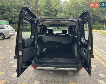 Черный Дачия Dokker Stepway, объемом двигателя 1.2 л и пробегом 85 тыс. км за 8950 $, фото 89 на Automoto.ua
