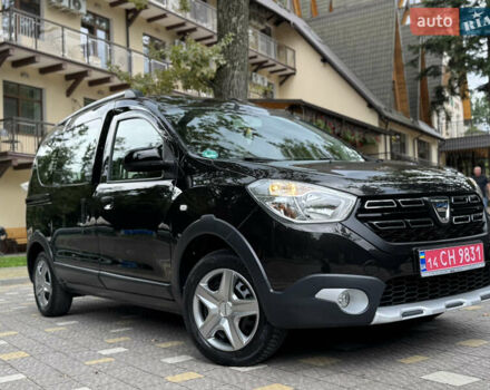 Черный Дачия Dokker Stepway, объемом двигателя 1.2 л и пробегом 85 тыс. км за 8950 $, фото 24 на Automoto.ua