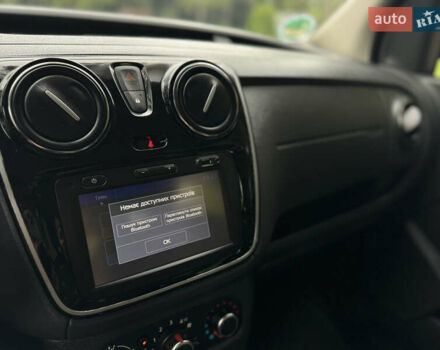 Черный Дачия Dokker Stepway, объемом двигателя 1.2 л и пробегом 85 тыс. км за 8950 $, фото 43 на Automoto.ua