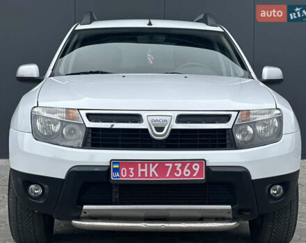 Білий Дачія Duster, об'ємом двигуна 1.6 л та пробігом 243 тис. км за 8750 $, фото 2 на Automoto.ua