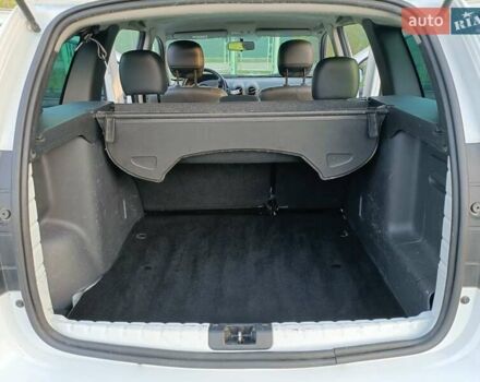 Белый Дачия Duster, объемом двигателя 1.5 л и пробегом 257 тыс. км за 8400 $, фото 21 на Automoto.ua