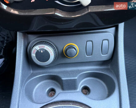 Білий Дачія Duster, об'ємом двигуна 1.6 л та пробігом 153 тис. км за 8999 $, фото 60 на Automoto.ua