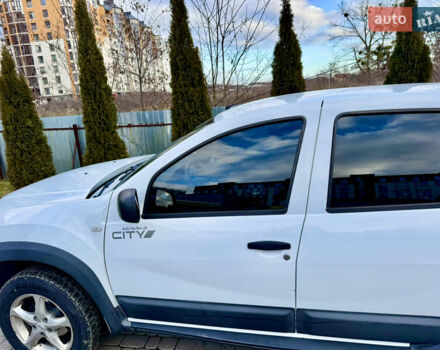 Белый Дачия Duster, объемом двигателя 1.6 л и пробегом 156 тыс. км за 7500 $, фото 6 на Automoto.ua