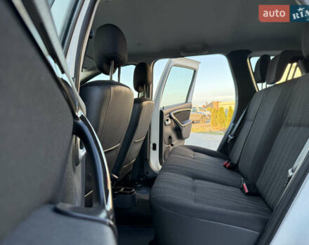 Білий Дачія Duster, об'ємом двигуна 1.6 л та пробігом 153 тис. км за 8999 $, фото 32 на Automoto.ua