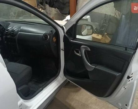 Белый Дачия Duster, объемом двигателя 1.6 л и пробегом 217 тыс. км за 7900 $, фото 1 на Automoto.ua