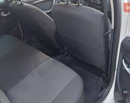 Дачия Duster 2011 в Тернополе на Automoto.ua Белый Дачия Duster, объемом двигателя 1.46 л и пробегом 179 тыс. км за 9900 $, фото 15 на Automoto.ua