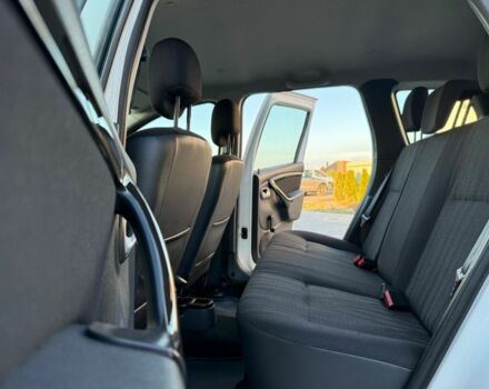 Білий Дачія Duster, об'ємом двигуна 0 л та пробігом 150 тис. км за 9000 $, фото 5 на Automoto.ua