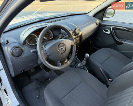 Білий Дачія Duster, об'ємом двигуна 1.6 л та пробігом 153 тис. км за 8999 $, фото 53 на Automoto.ua