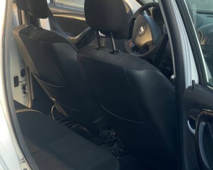 Белый Дачия Duster, объемом двигателя 1.5 л и пробегом 282 тыс. км за 7999 $, фото 6 на Automoto.ua