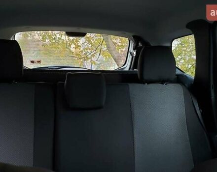 Дачия Duster 2011 в Тернополе на Automoto.ua Белый Дачия Duster, объемом двигателя 1.46 л и пробегом 179 тыс. км за 9900 $, фото 10 на Automoto.ua